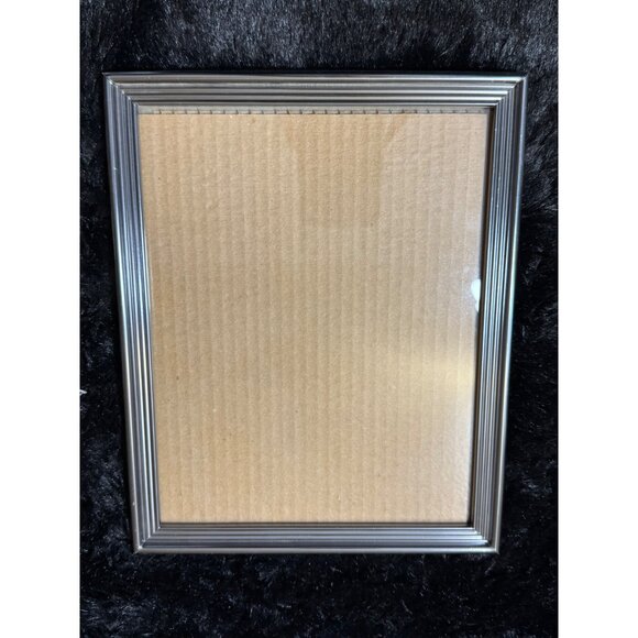 Silver Metal Picture Frame With Ribbed Edges & Easel Back - Picture 1 of 4